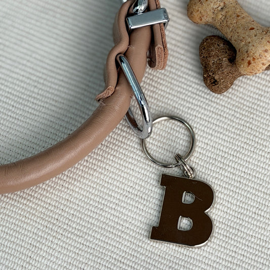 Pendant Letter B