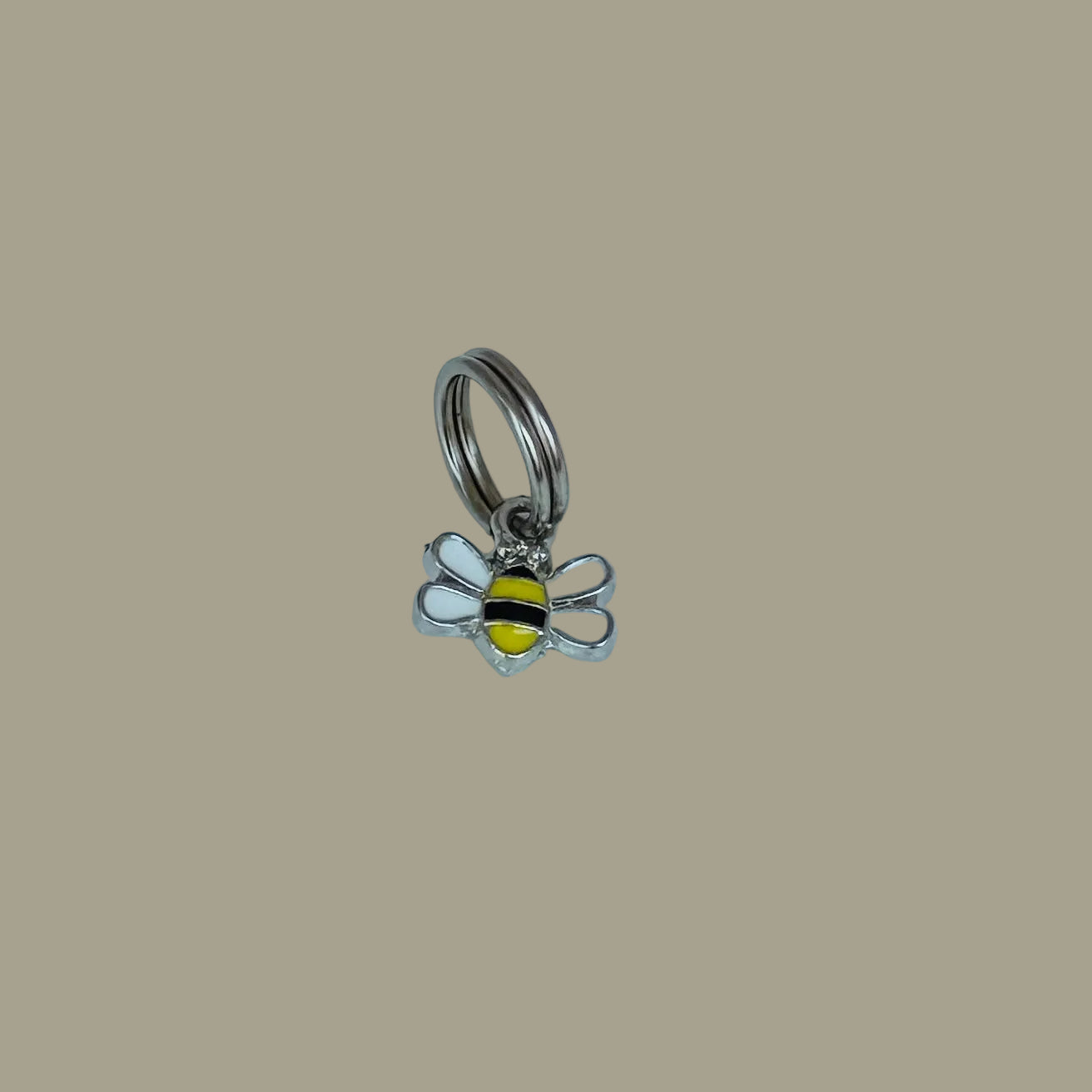 Charm in shape of a Bee