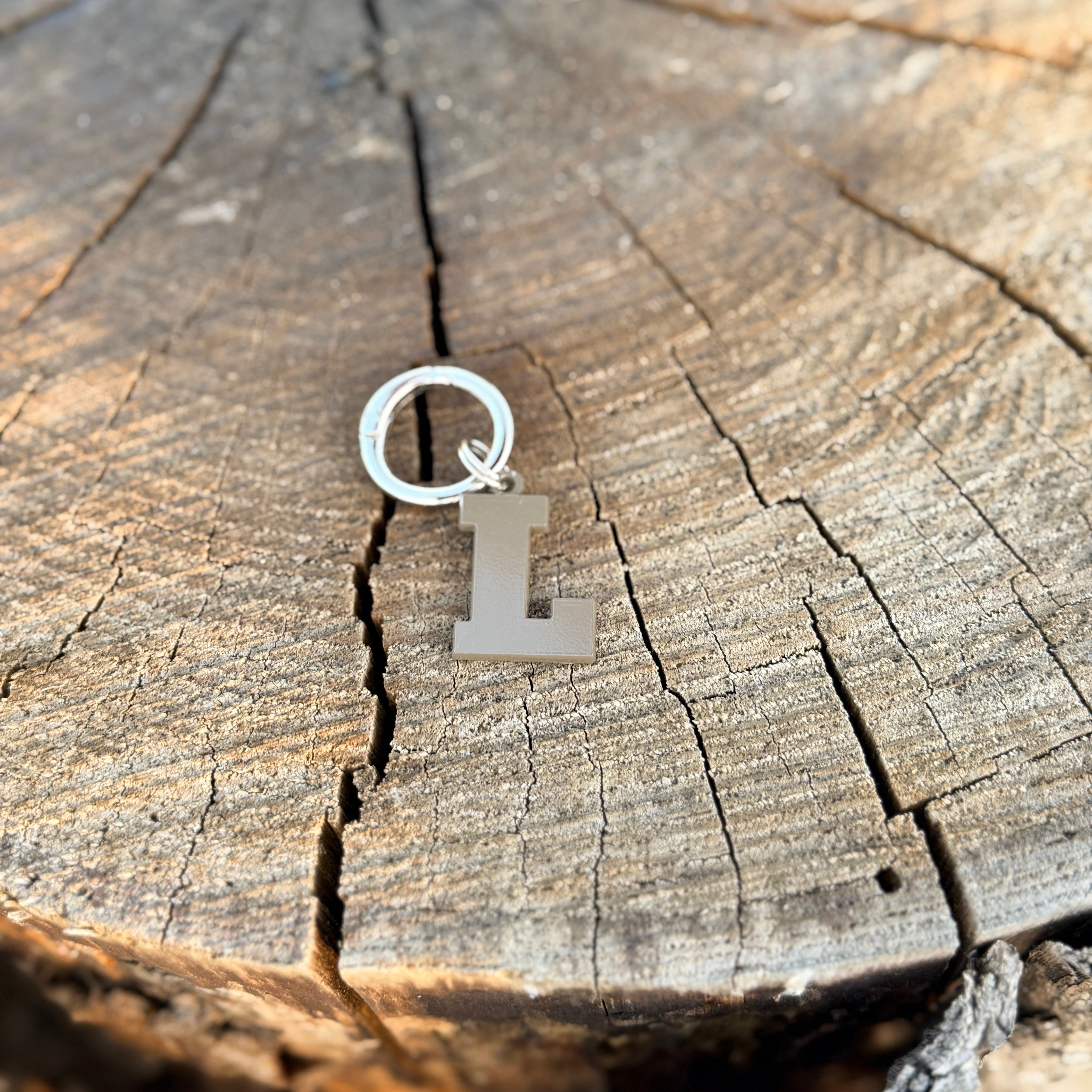 Coloured Dog Tag Letter L (Brown)