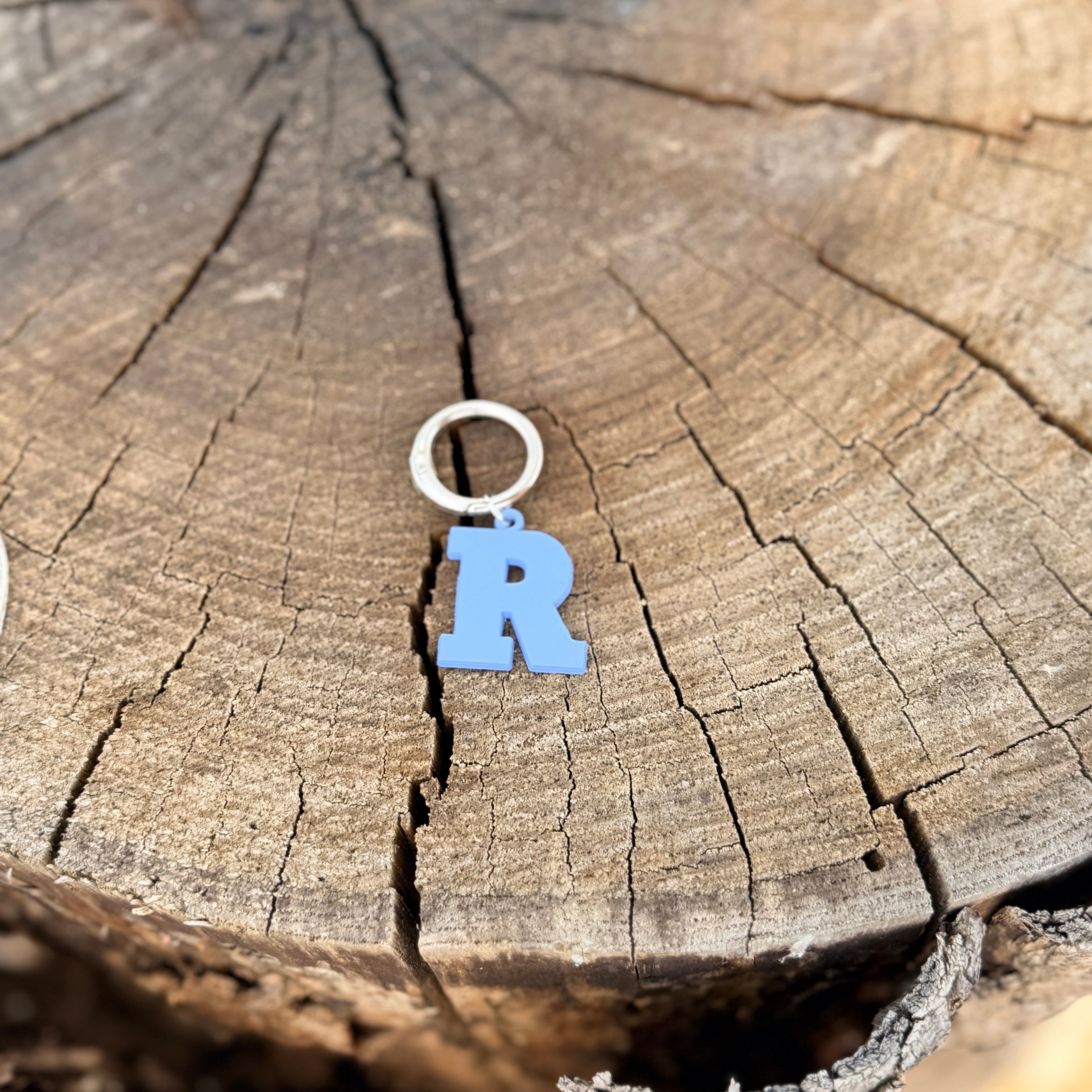 Coloured Dog Tag Letter R (Blue)