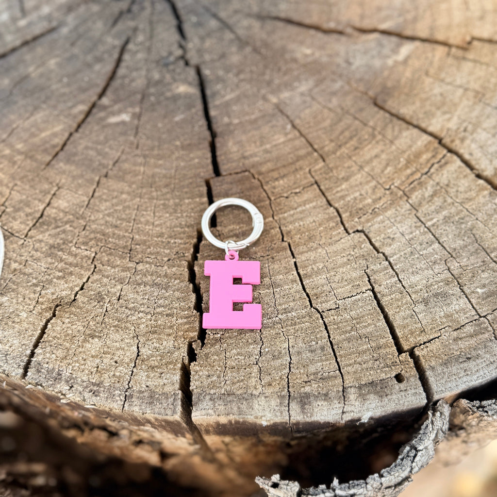 Pet Pendant Coloured Dog Tag - Letter E, Pink, 25mm